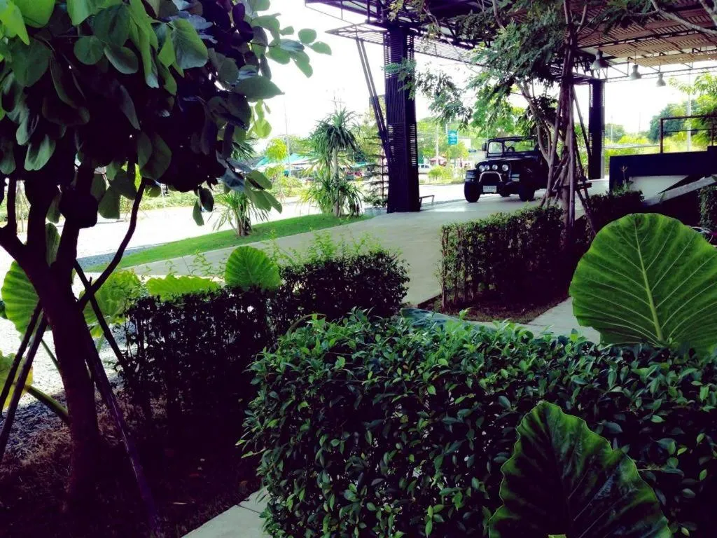 The Pride Hotel At Laemsing