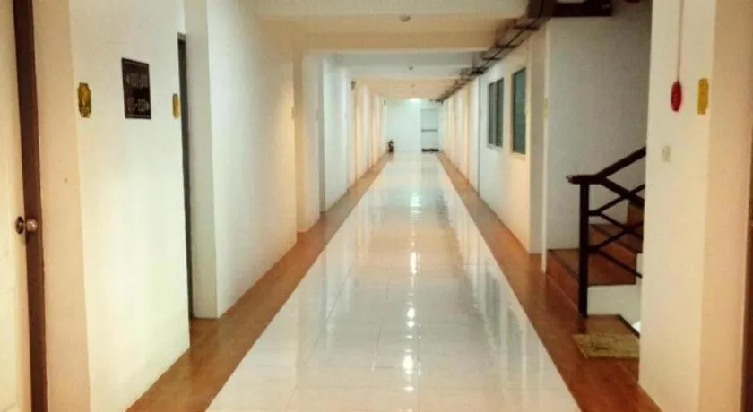 The Pride Hotel At Laemsing