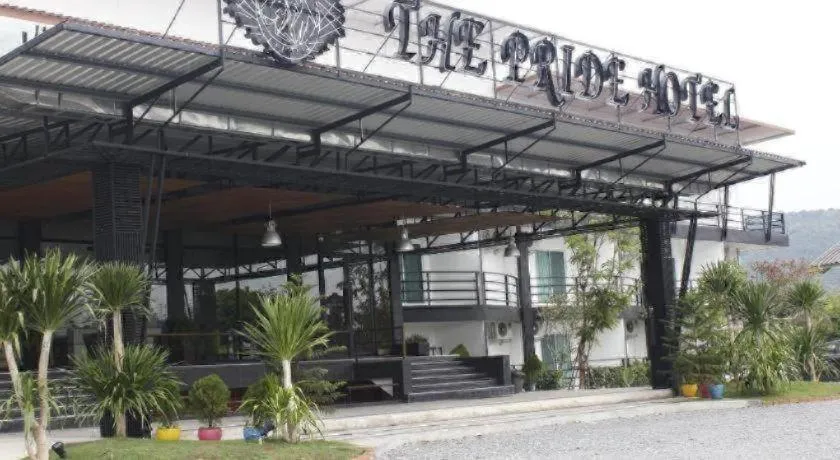 The Pride Hotel At Laemsing