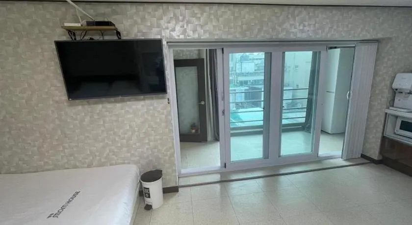 Myeongdong Mom House