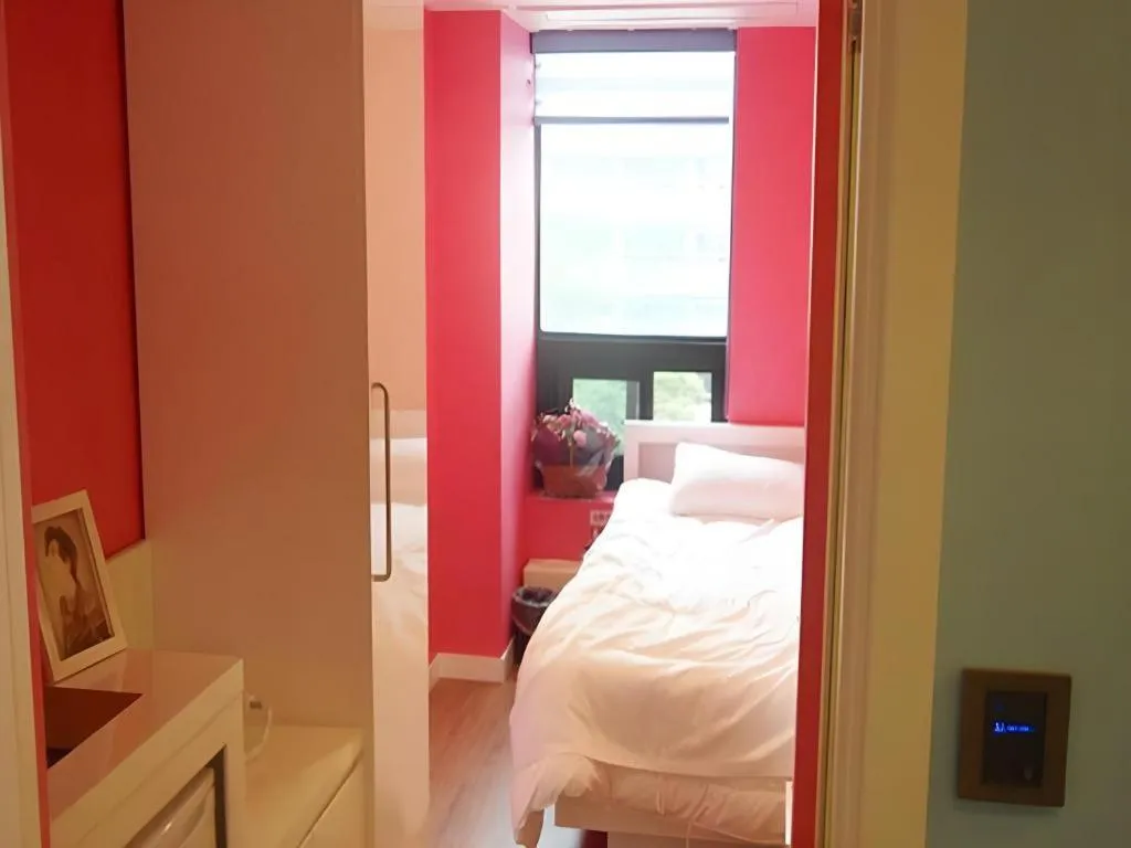 Bed in Myeongdong Mom House