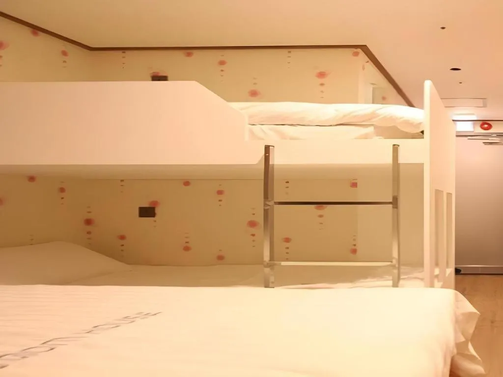 Bed in Myeongdong Mom House