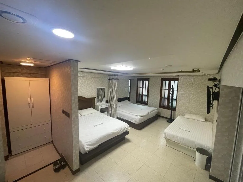 Bed in Myeongdong Mom House