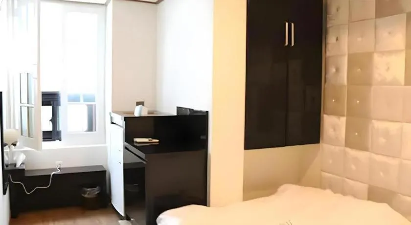 Bed in Myeongdong Mom House