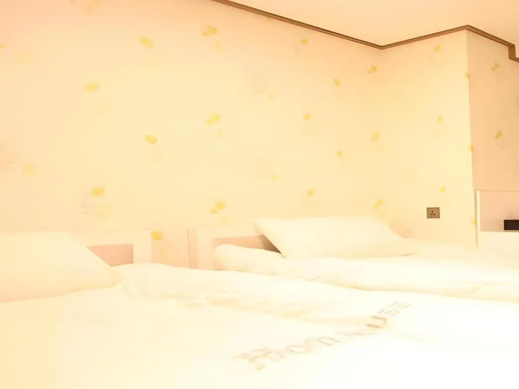 Bed in Myeongdong Mom House