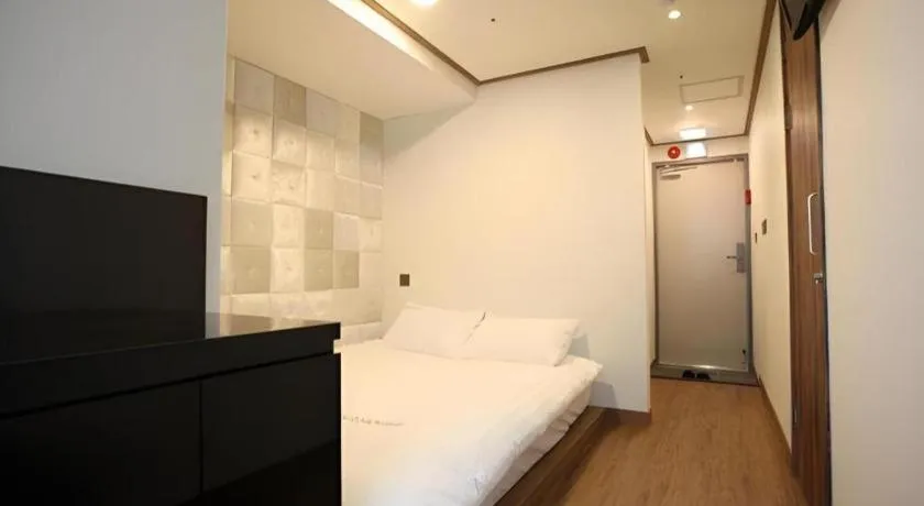 Bed in Myeongdong Mom House