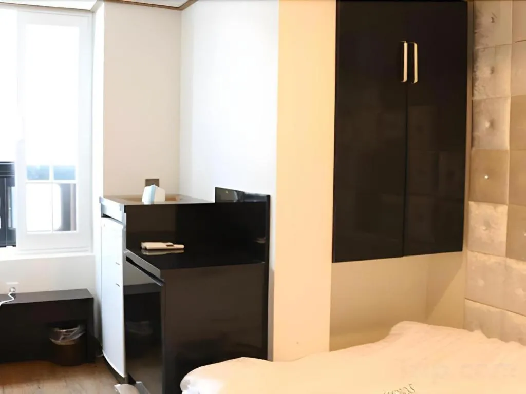 Bed in Myeongdong Mom House