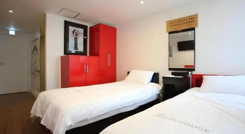 Bed in Myeongdong Mom House