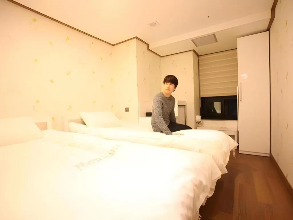 Bed in Myeongdong Mom House