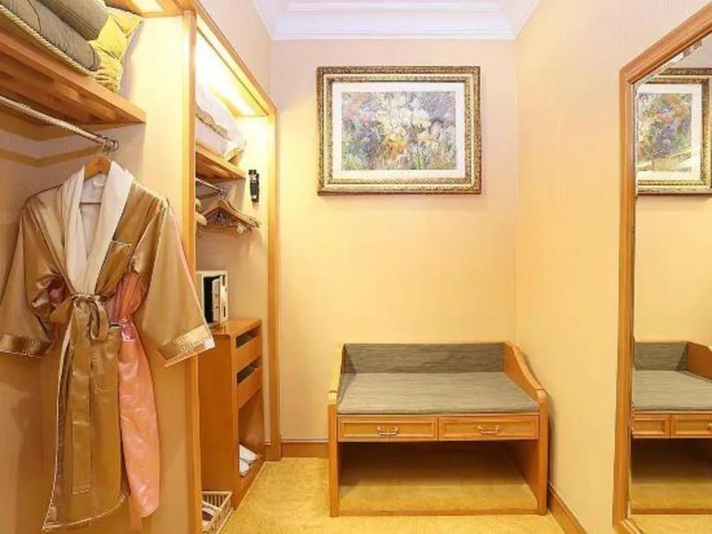 Bed in Regency Hotel