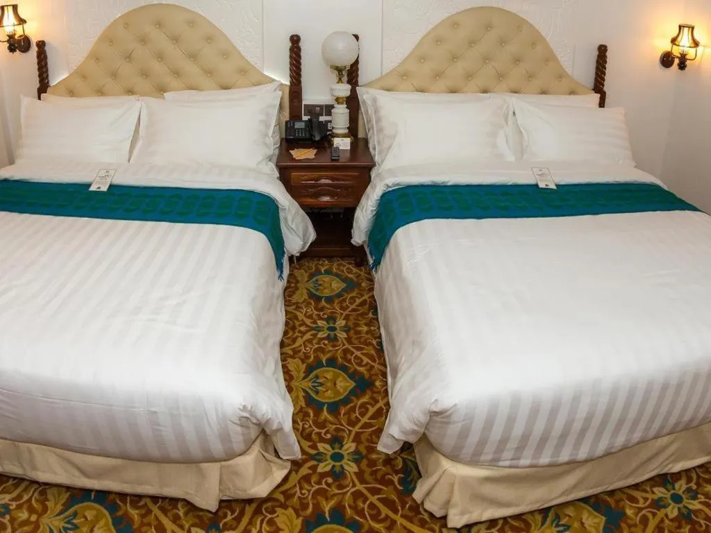 Bed in Hotel Luna Annex