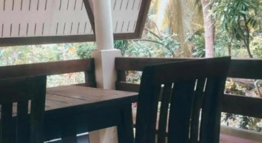 RuenNamyen Resort Amphawa