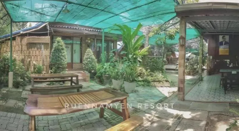 RuenNamyen Resort Amphawa