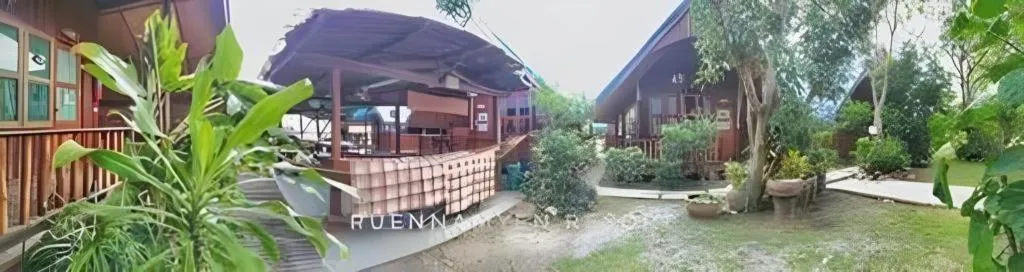 RuenNamyen Resort Amphawa