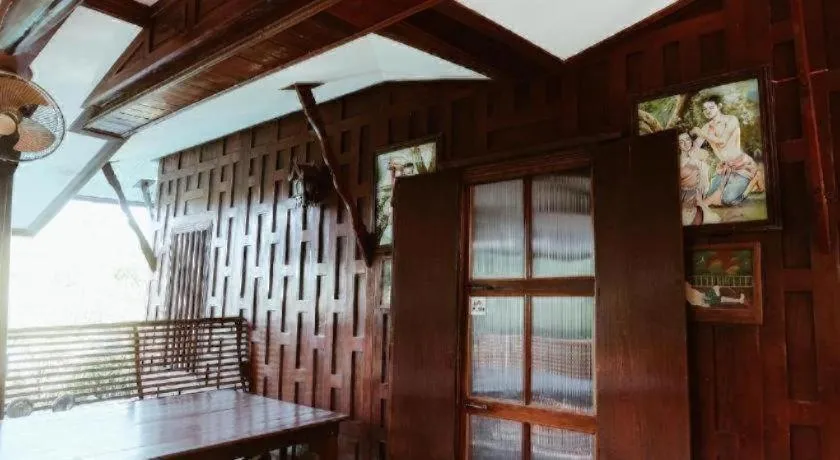 RuenNamyen Resort Amphawa