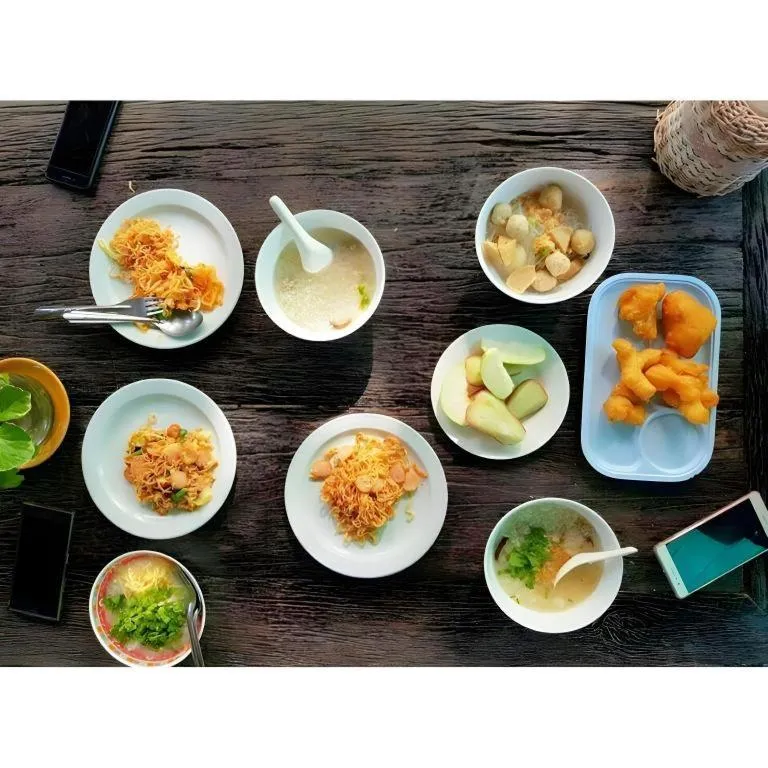 RuenNamyen Resort Amphawa