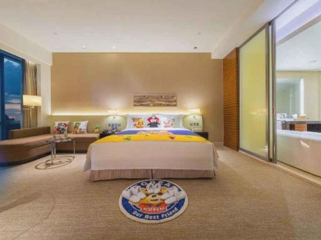 Bed in New World Guiyang Hotel