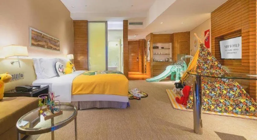 Bed in New World Guiyang Hotel