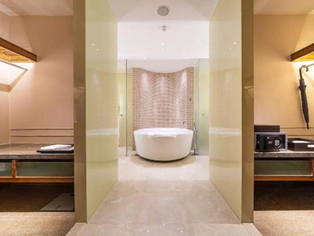 New World Guiyang Hotel