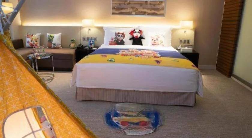 Bed in New World Guiyang Hotel