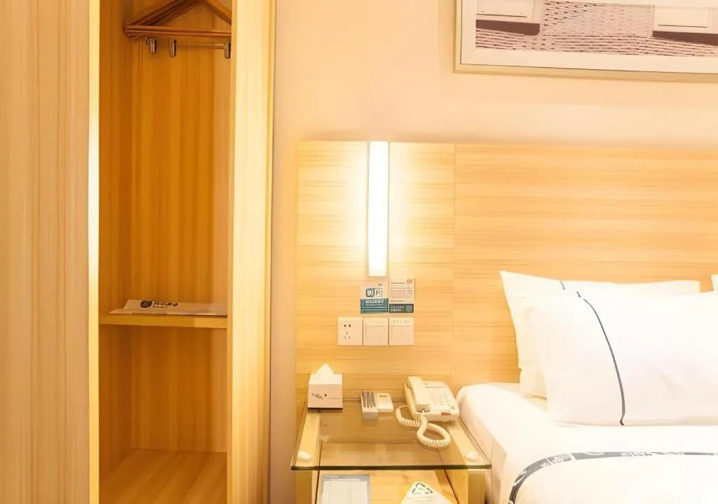 Bed in City Comfort Inn Nanning Chaoyang Square Metro Station