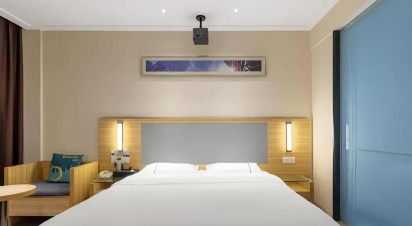 Bed in City Comfort Inn Nanning Chaoyang Square Metro Station