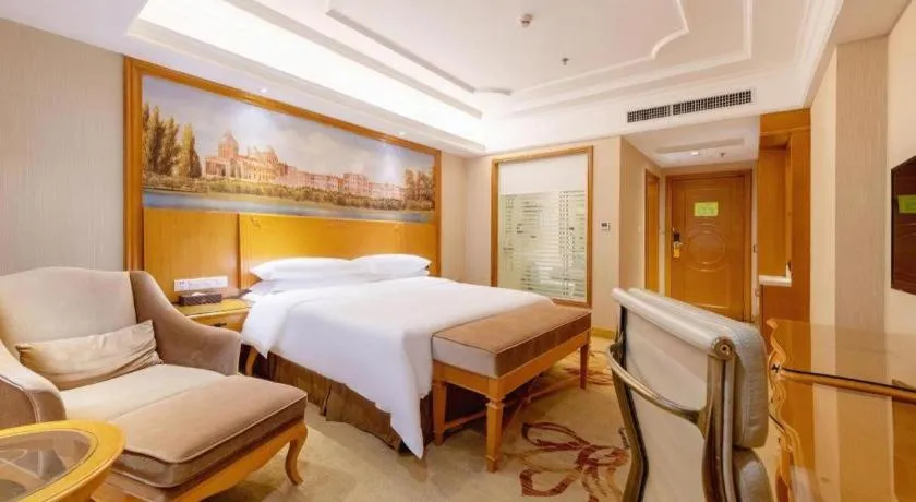 Bed in Vienna International Hotel Shenzhen North Station Branch