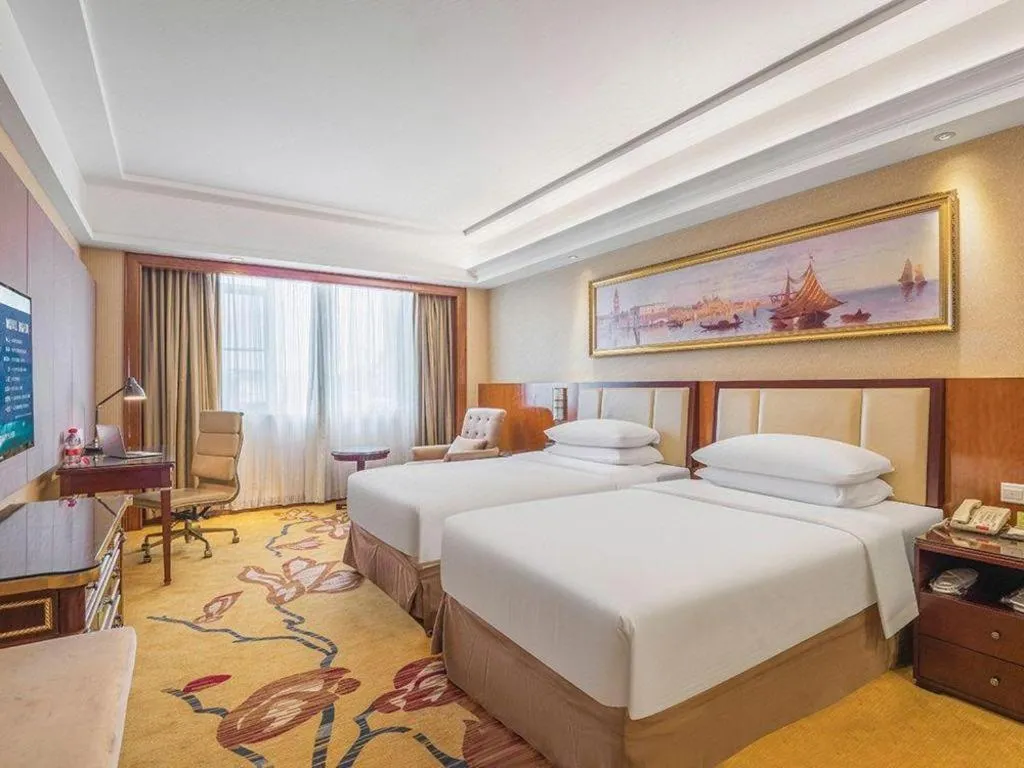 Bed in Vienna International Hotel Shenzhen North Station Branch
