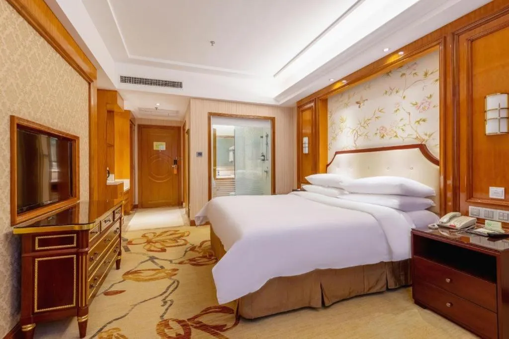 Bed in Vienna International Hotel Shenzhen North Station Branch