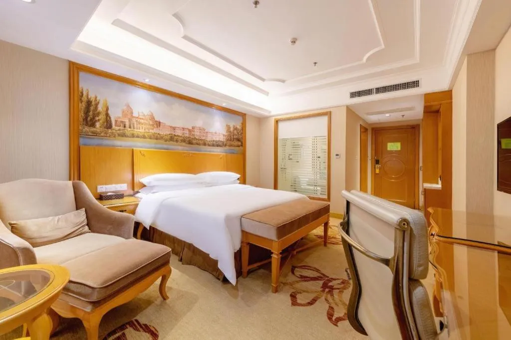 Vienna International Hotel Shenzhen North Station Branch