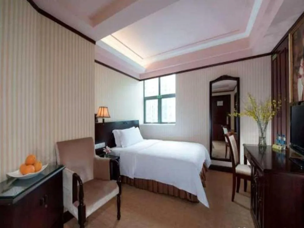 Bed in Vienna International Hotel Shenzhen North Station Branch