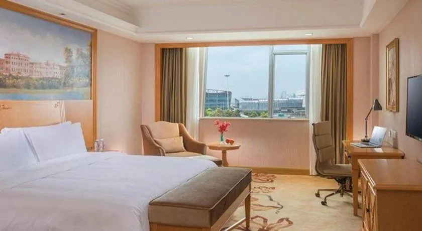 Bed in Vienna International Hotel Shenzhen North Station Branch