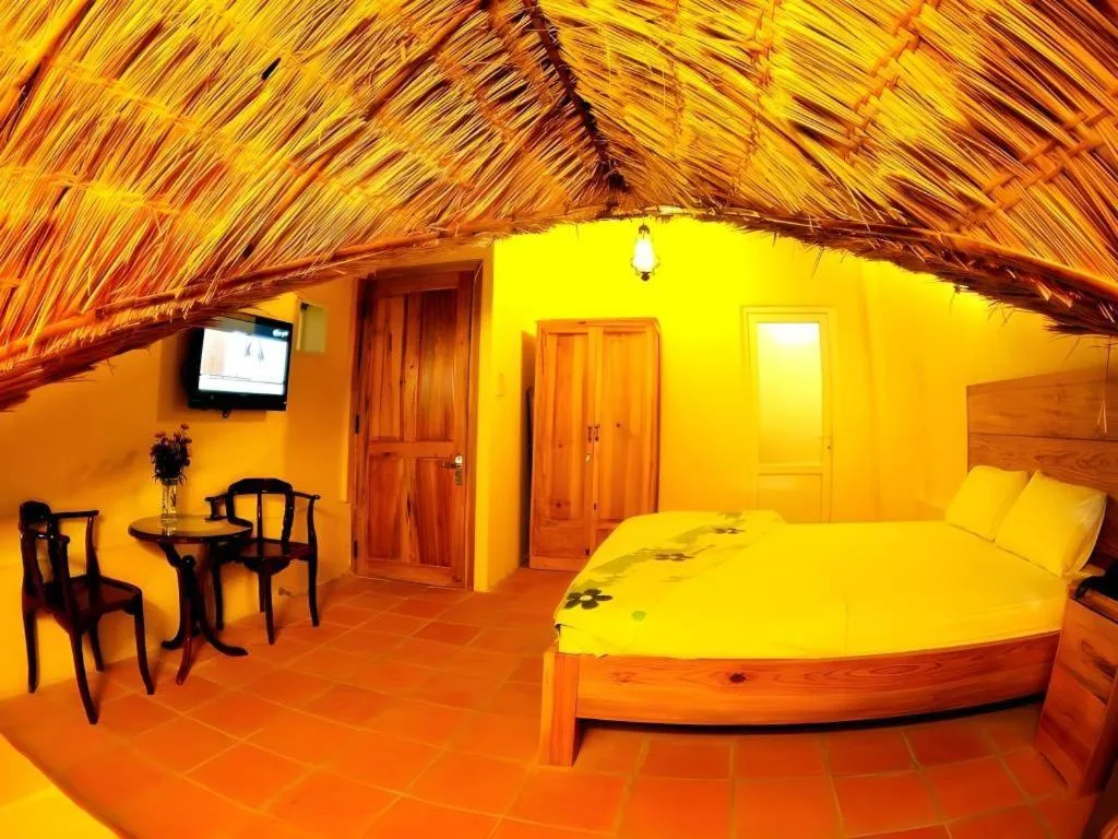 Bed in Dalat Flower Hotel & Spa