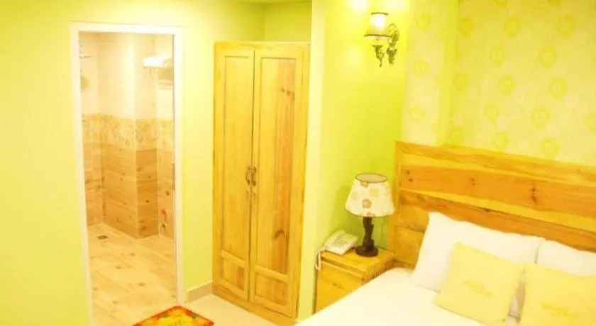 Bed in Dalat Flower Hotel & Spa