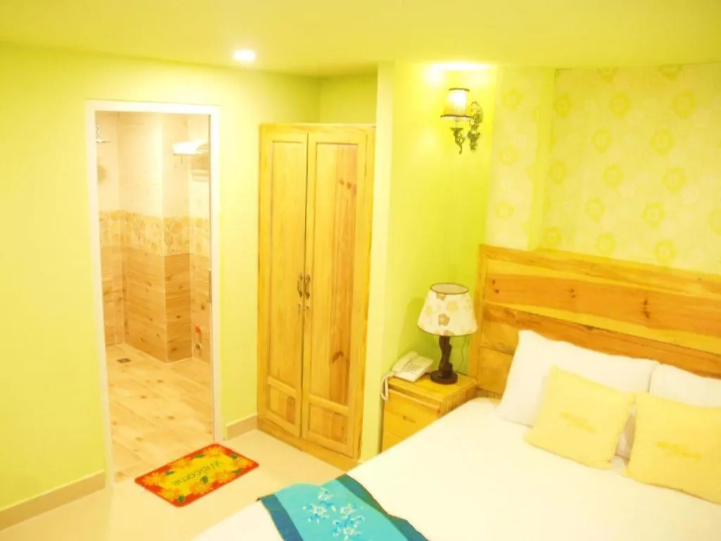 Bed in Dalat Flower Hotel & Spa