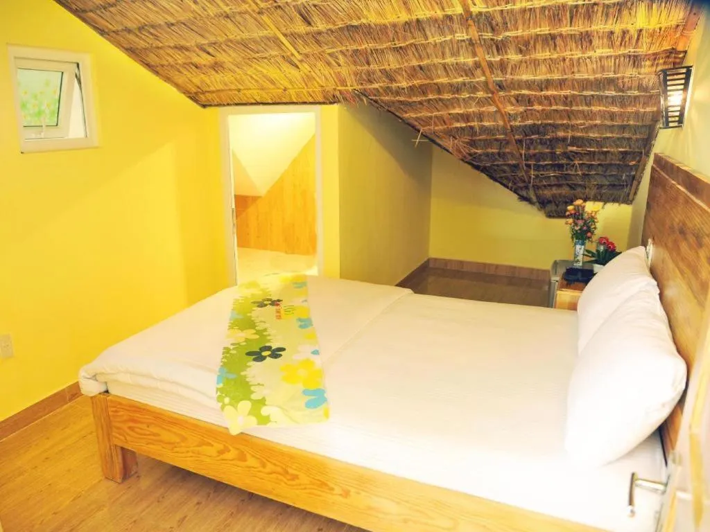 Bed in Dalat Flower Hotel & Spa