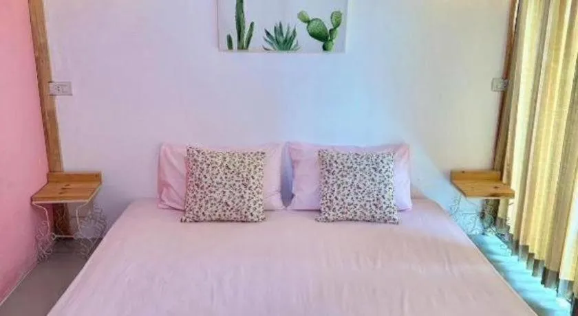 Bed in The Color Resort Amphawa