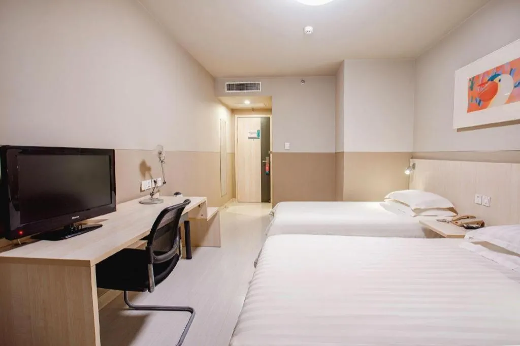 Bed in Jinjiang Inn Baotou Donghe East Railway Station