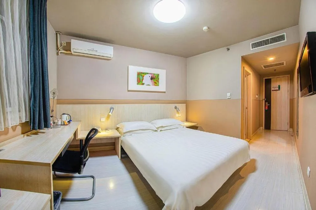 Bed in Jinjiang Inn Baotou Donghe East Railway Station