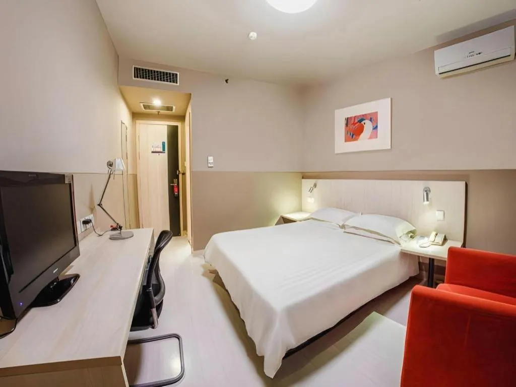 Bed in Jinjiang Inn Baotou Donghe East Railway Station