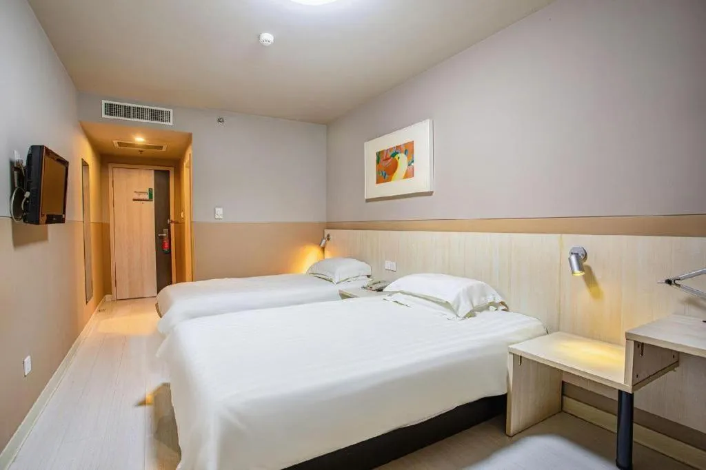 Bed in Jinjiang Inn Baotou Donghe East Railway Station