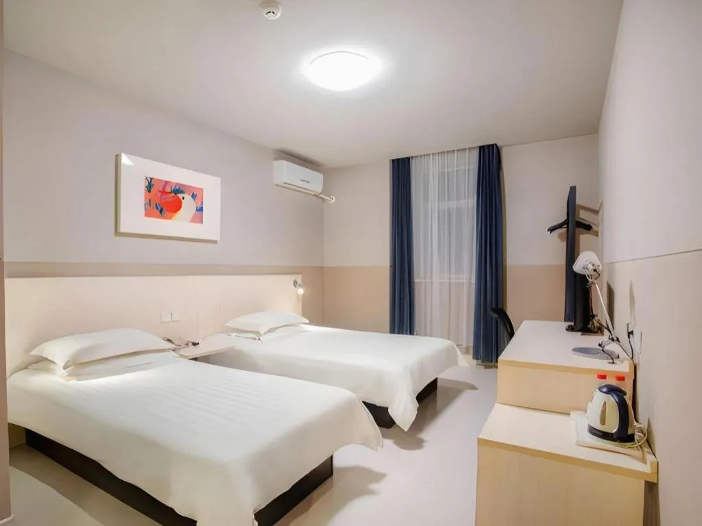 Bed in Jinjiang Inn Baotou Donghe East Railway Station