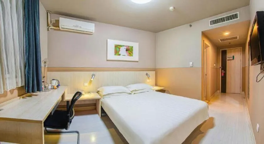 Bed in Jinjiang Inn Baotou Donghe East Railway Station