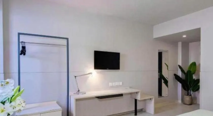 Jinjiang Inn Sanya Hexi Road Pedestrian Bridge