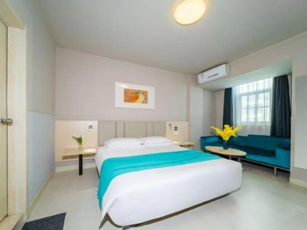 Bed in Jinjiang Inn Sanya Hexi Road Pedestrian Bridge