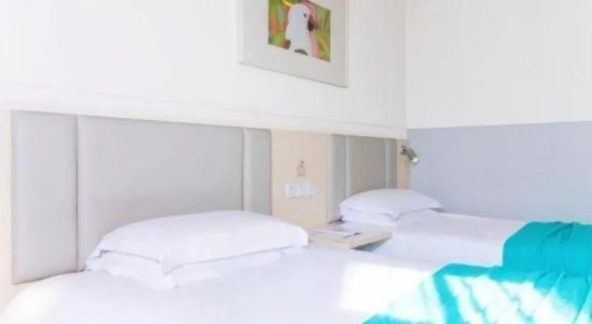 Bed in Jinjiang Inn Sanya Hexi Road Pedestrian Bridge