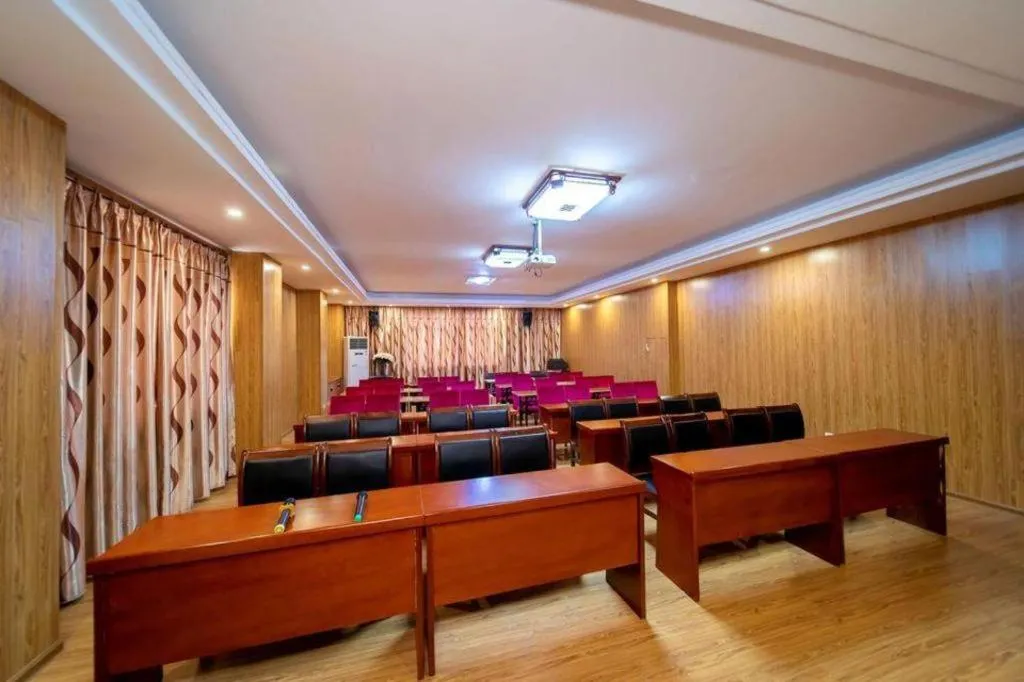 Jinjiang Inn Sanya Hexi Road Pedestrian Bridge