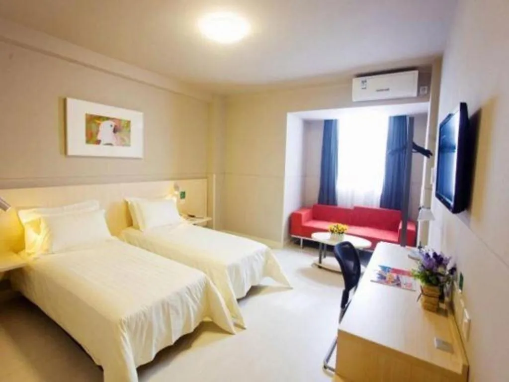 Bed in Jinjiang Inn Sanya Hexi Road Pedestrian Bridge