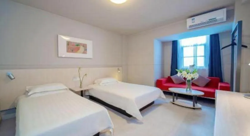 Bed in Jinjiang Inn Sanya Hexi Road Pedestrian Bridge