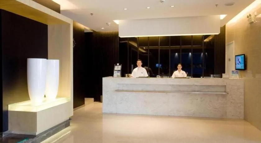 Jinjiang Inn Sanya Hexi Road Pedestrian Bridge